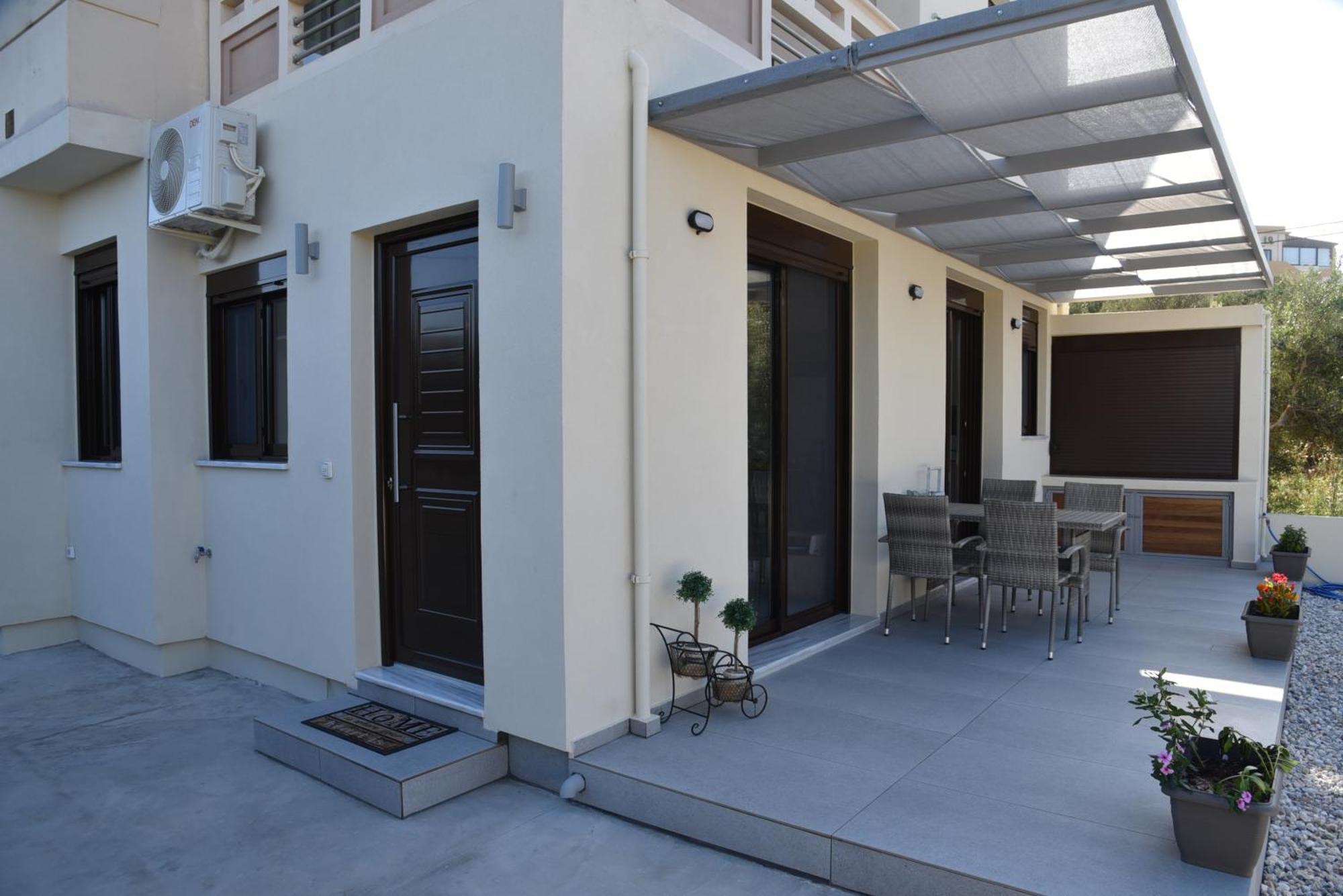 Pirgos Deluxe Apartment - Private Parking Kissamos Bagian luar foto