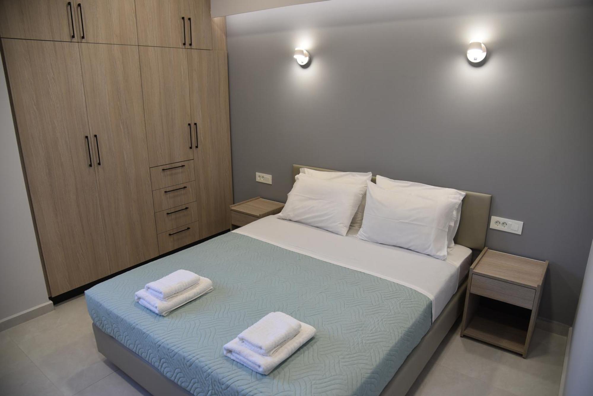 Pirgos Deluxe Apartment - Private Parking Kissamos Bagian luar foto