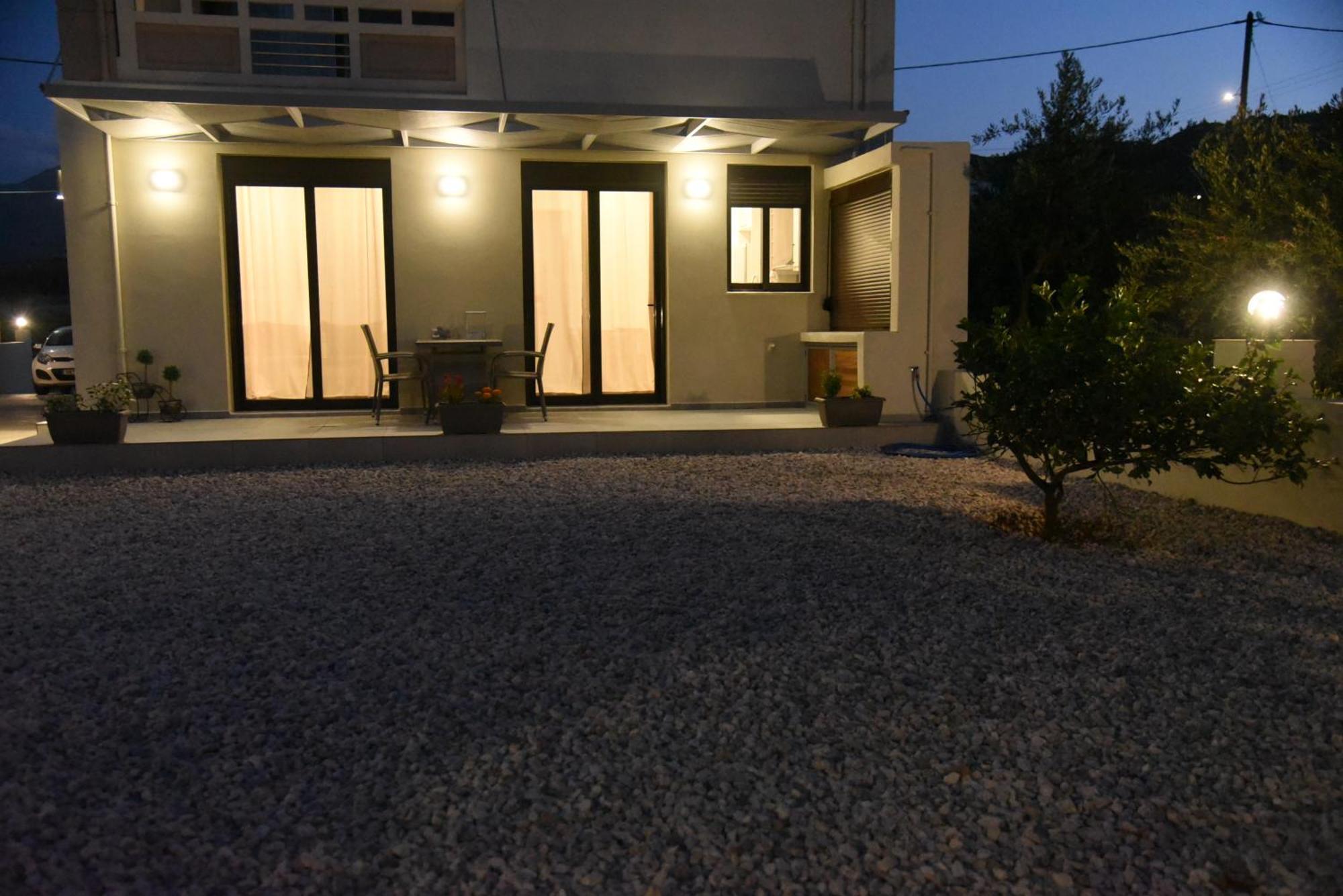 Pirgos Deluxe Apartment - Private Parking Kissamos Bagian luar foto