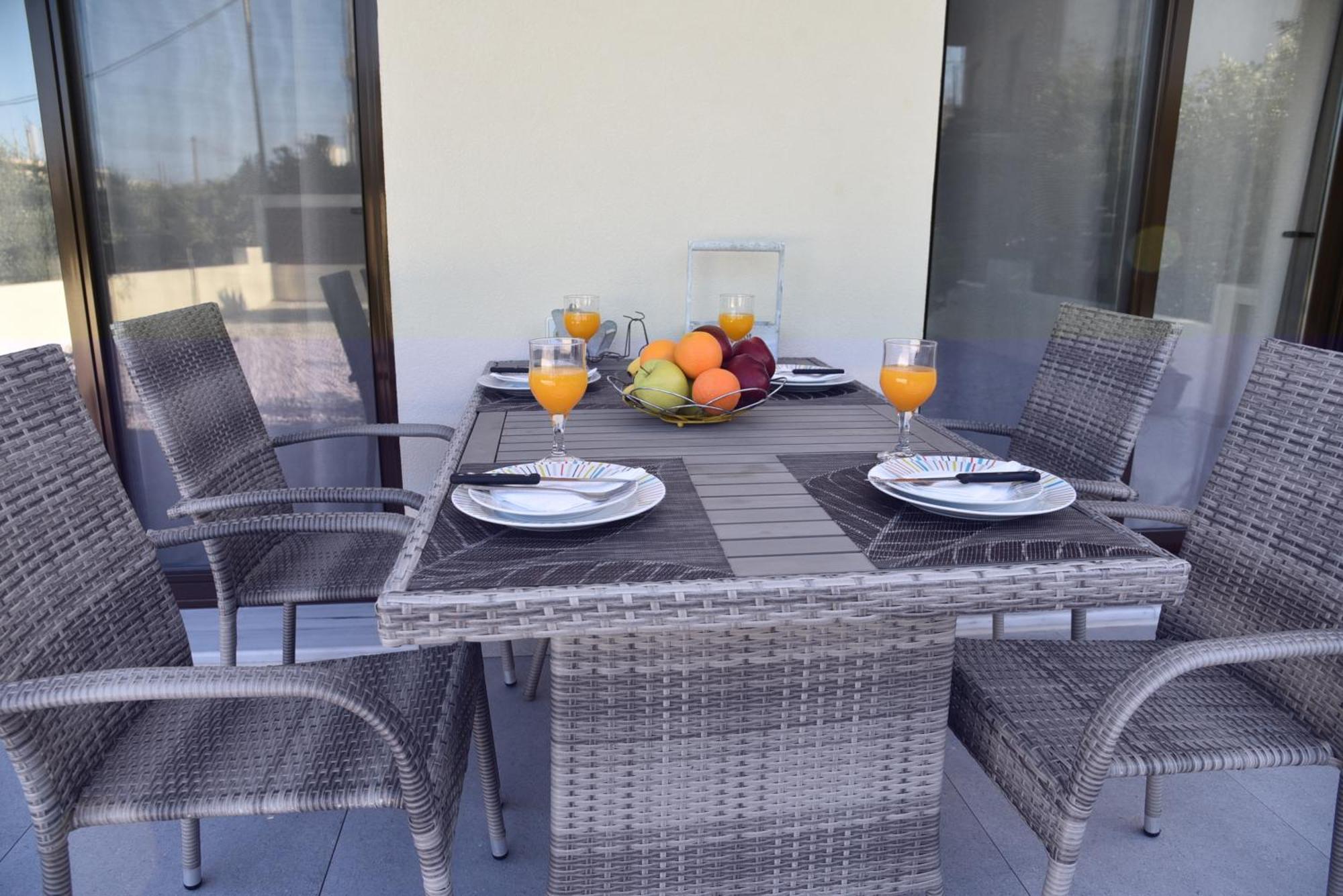 Pirgos Deluxe Apartment - Private Parking Kissamos Bagian luar foto